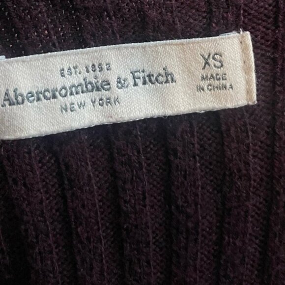 Abercrombie Fitch XS Shirt Sweater Purple V Neck Tops Winter Spring Long Sleeves - Picture 8 of 8